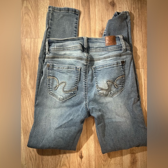 Wallflower Ultra Fit Skinny Jeans Juniors Size 3 Medium Wash Stretch Denim - Picture 4 of 4